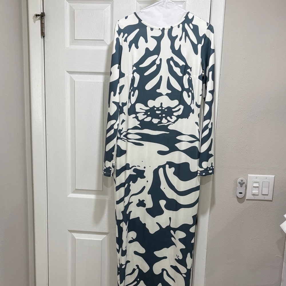SHEIN Monochrome Abstract Long Sleeve Dress